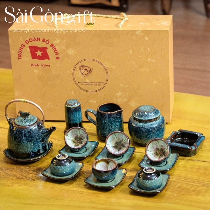 Ấm chén quà tặng Đại hội Đảng