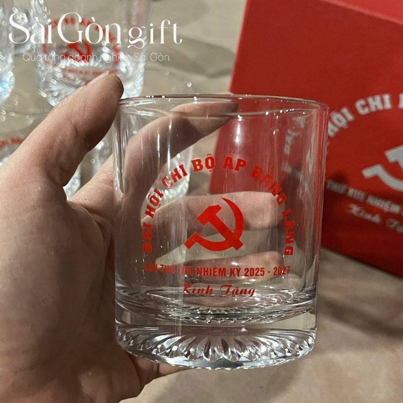 Logo đại hội đảng in trên cốc thủy tinh sắc nét