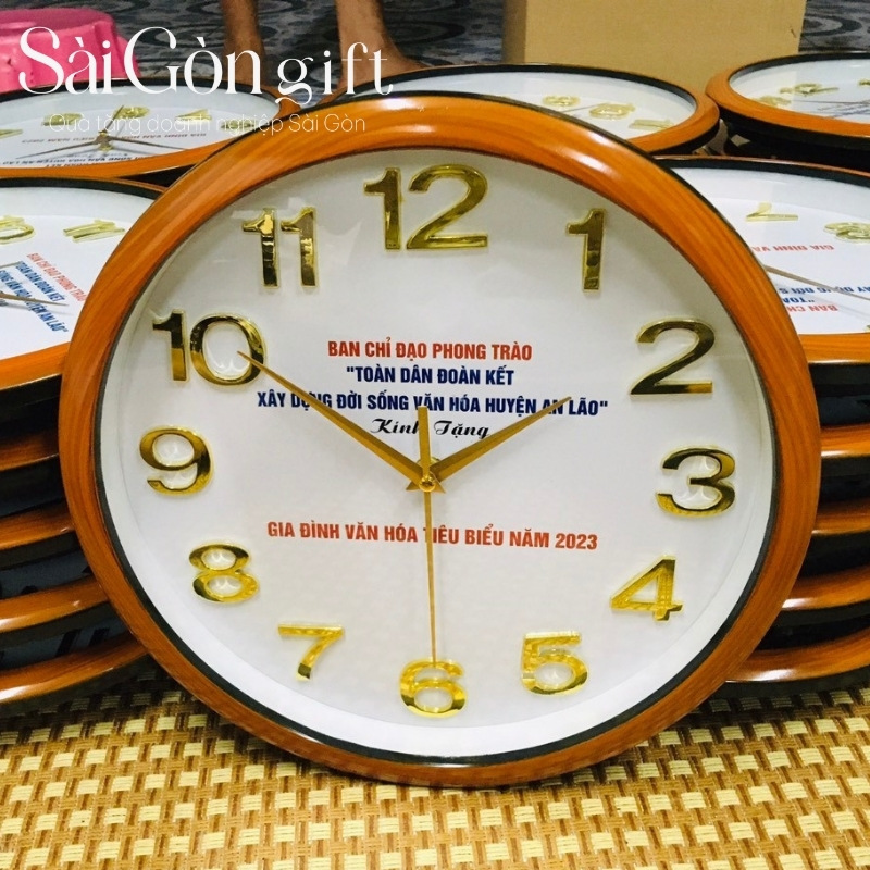 Đồng hồ treo tường in logo quà tặng