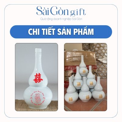 Chi tiết logo in decal trên chai rượu kèm hộp quà lót lụa