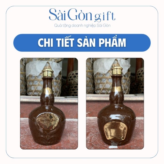 Hình ảnh logo in decal sắc nét trên bề mặt chai rượu