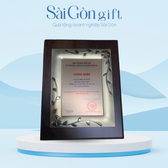 Bảng Vinh Danh Thành Tích Gỗ Đồng In Logo Quà Tặng Kỷ Niệm SG-KNC11