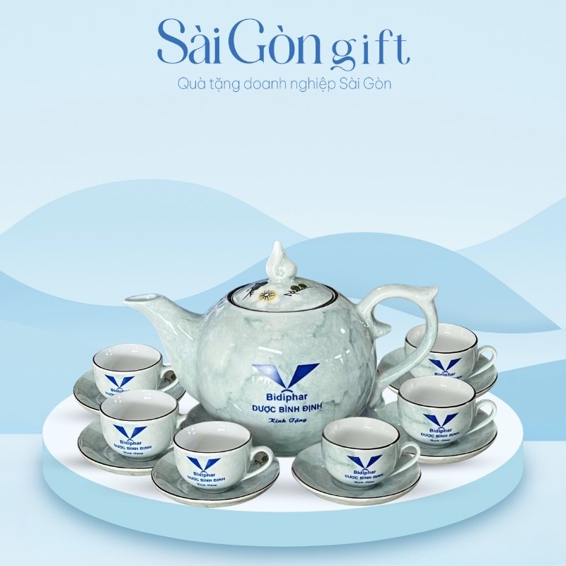 Bộ Ấm Chén Dáng Bưởi Lửa Vẽ Tay Hoa Văn In Logo Quà Tặng Y Tế SG-AC20
