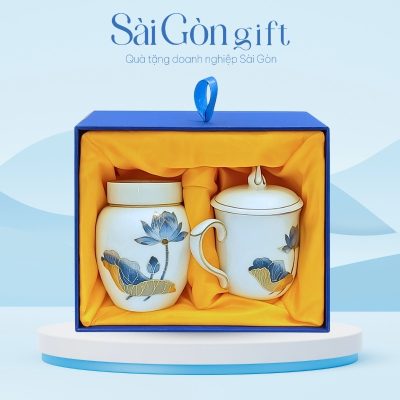 Bộ Giftset Hũ Đựng Trà Và Cốc Sứ Vẽ Sen Xanh Quà Tặng Tết SG-GS19