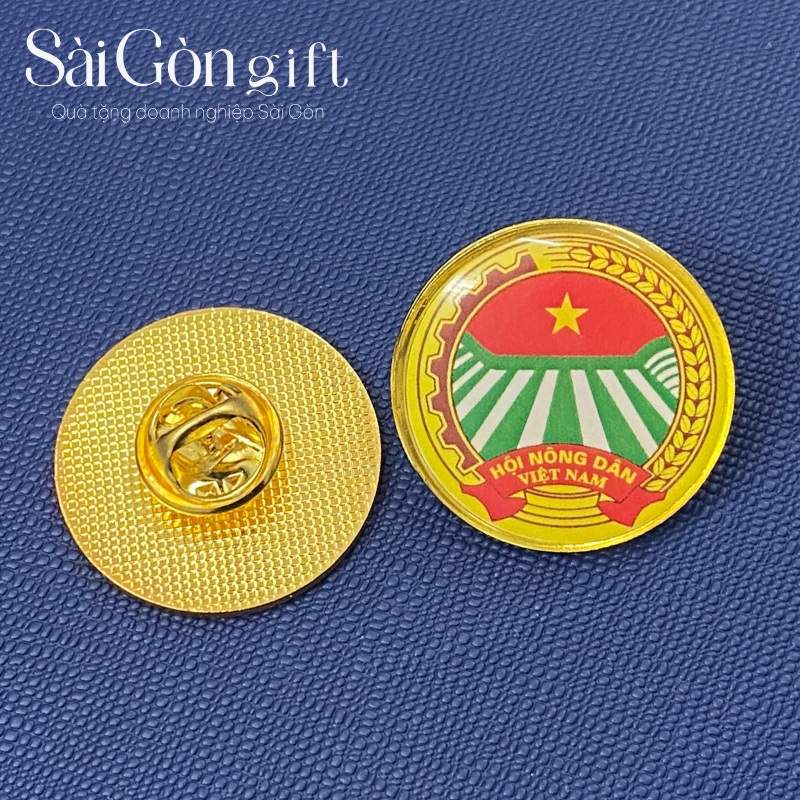 Huy hiệu Hội Nông Dân quà tặng