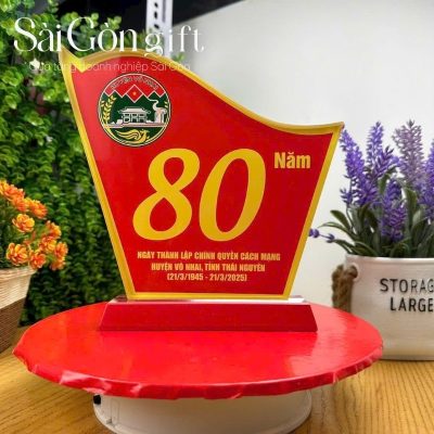 Kỷ Niệm Chương Pha Lê In Logo Quà Tặng Cán Bộ Nhân Viên Ngày Kỷ Niệm SG-KNC17