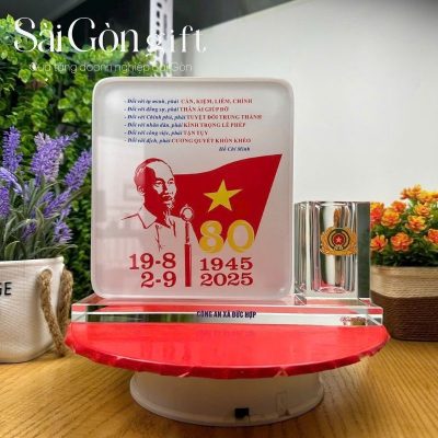 Kỷ Niệm Chương Pha Lê Quà Tặng Kỷ Niệm 80 Năm Quốc Khánh Nước Việt Nam SG-KNC18