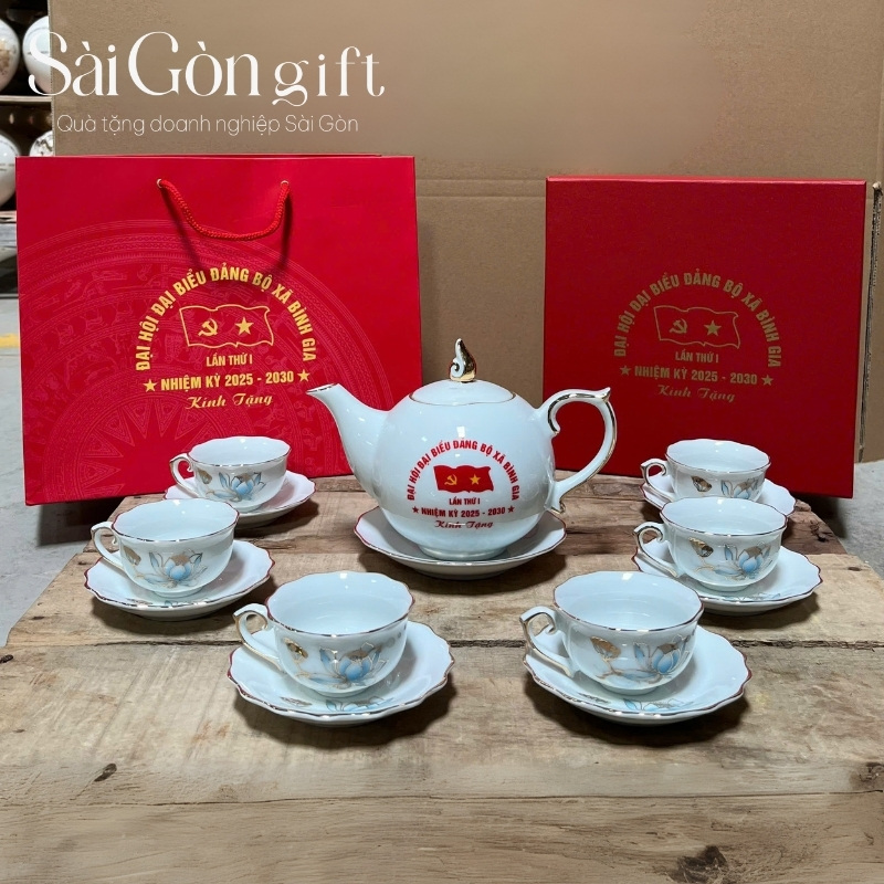 Quà tặng bộ trà sứ in logo đại hội