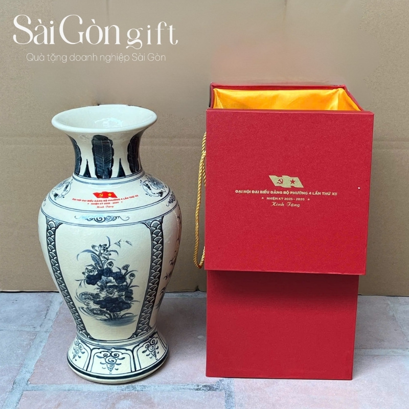 Lọ hoa quà tặng đại hội in logo