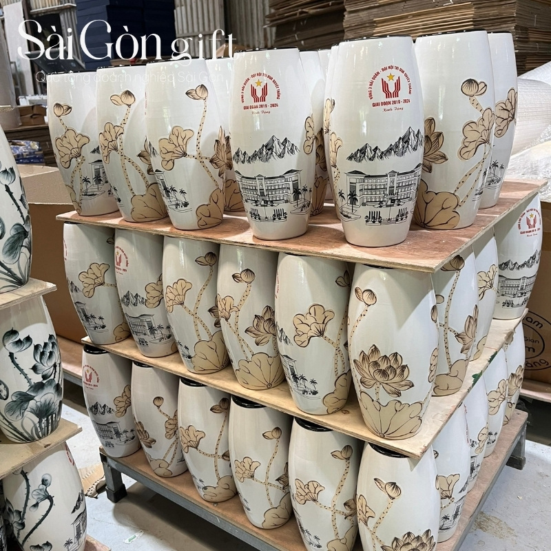 Lọ hoa quà tặng in logo