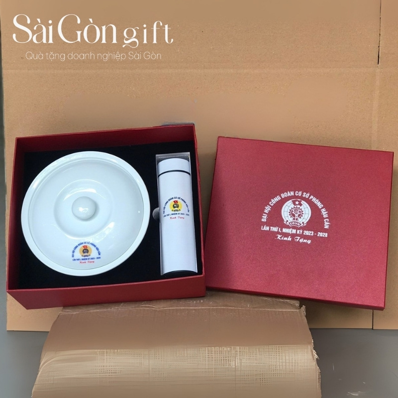 Giftset in logo quà tặng đại hội