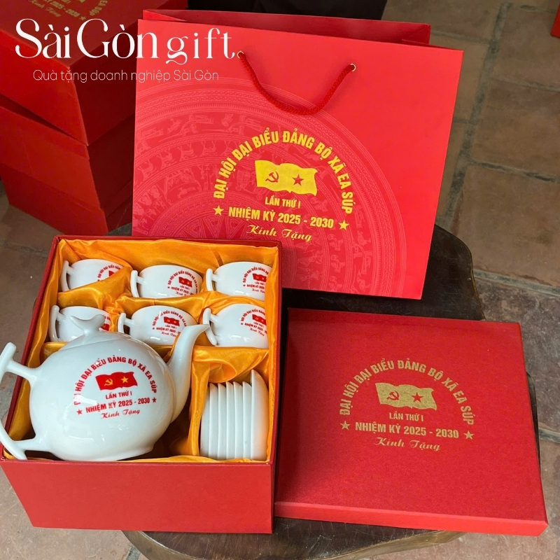 Quà tặng đại hội in logo