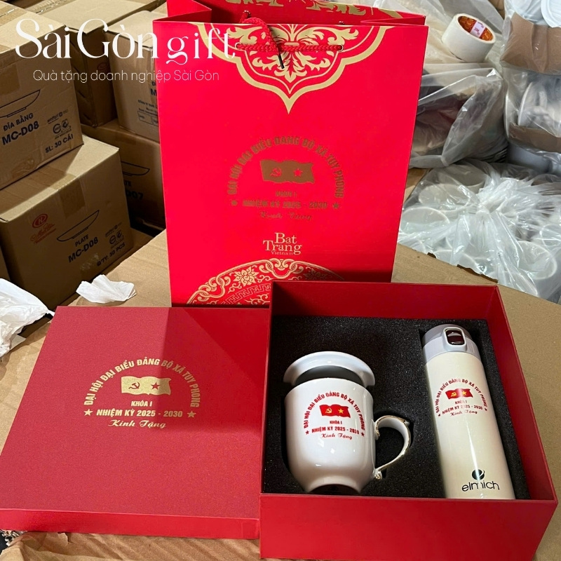 Quà tặng đại hội in logo