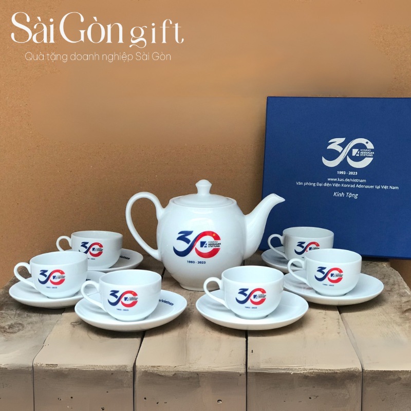 Ấm chén in logo quà tặng