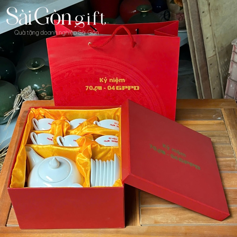 Ấm chén quà tặng in logo