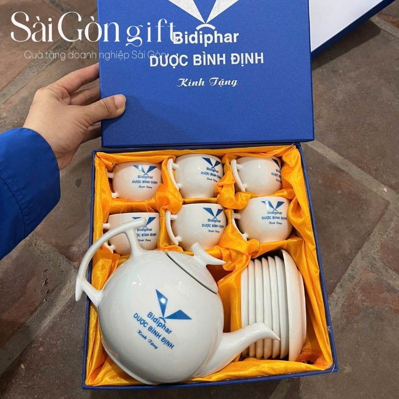 Bộ ấm chén quà tặng in logo